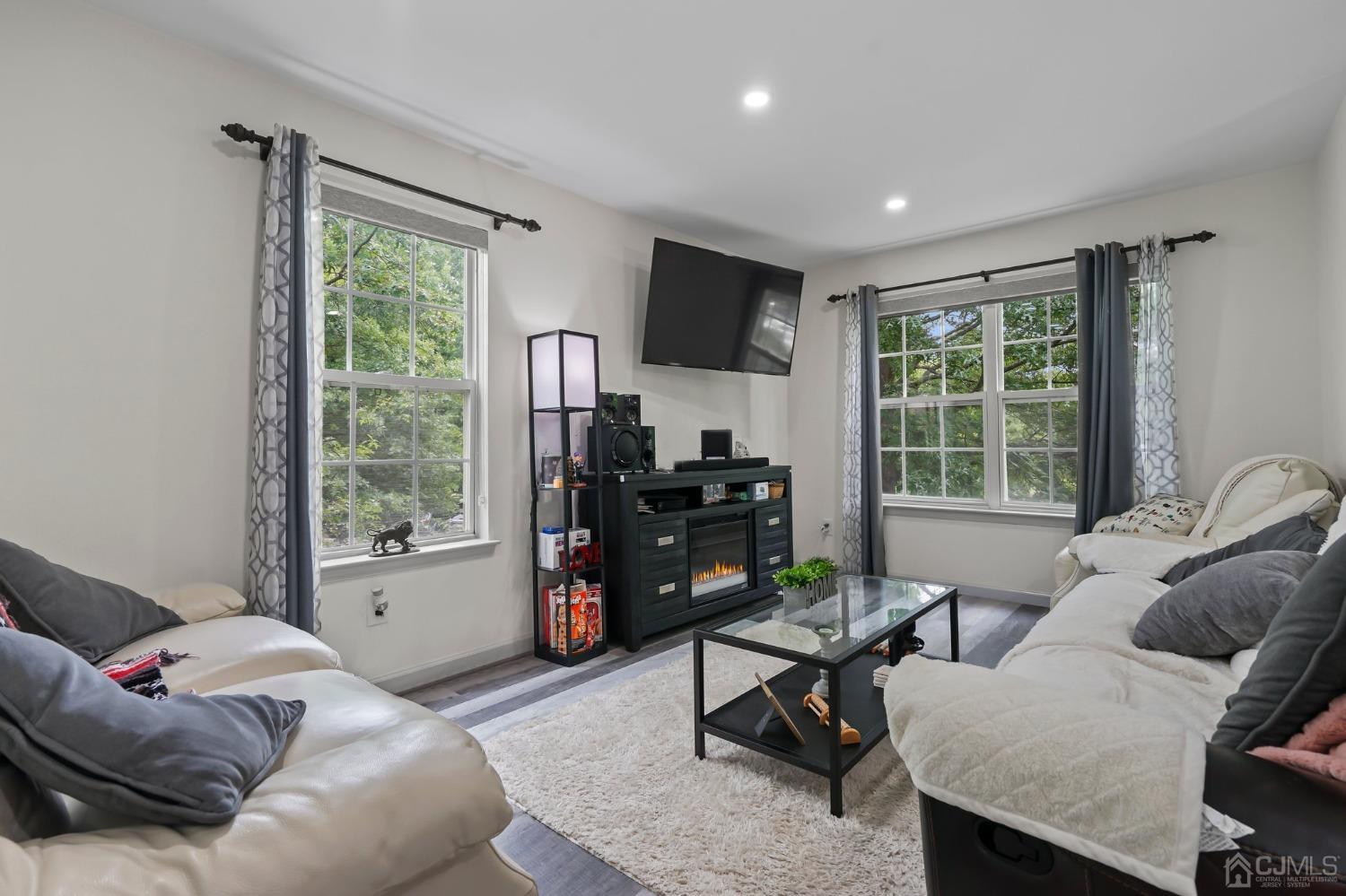 909 Plymouth Road North Brunswick, NJ 08902 - Photo 7 of 37 Gallery Image 7