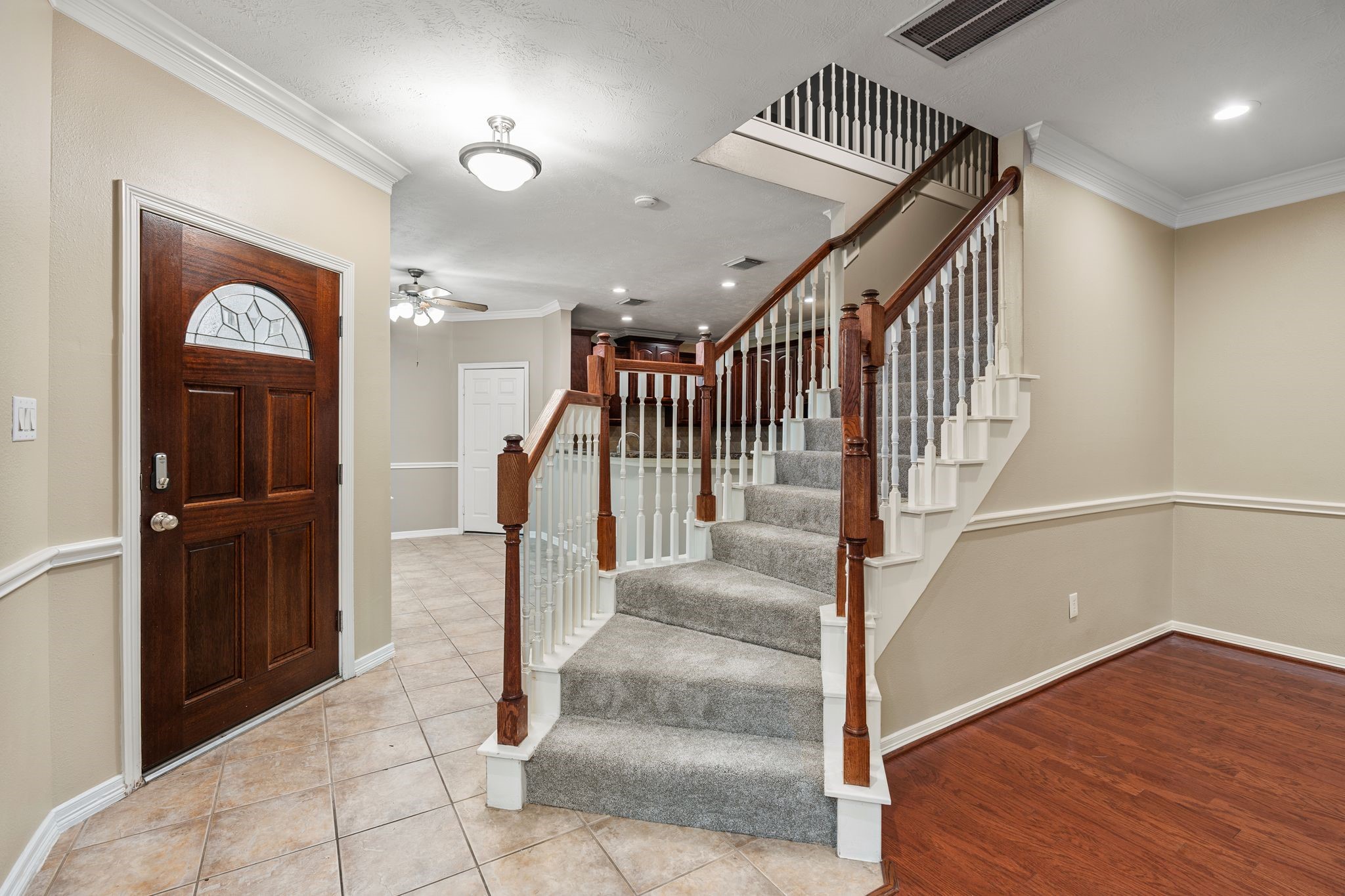 4223 Rose Street Houston, TX 77007 - Photo 3 of 40 2 Story townhome with gated entrace