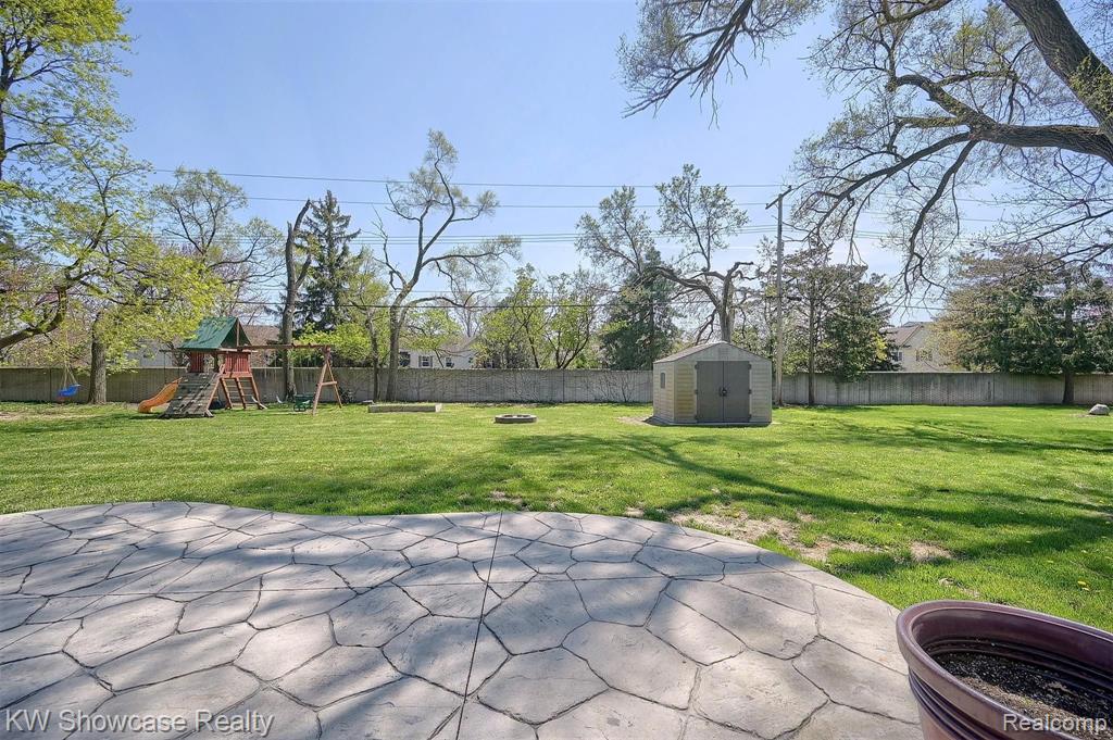 37711 Carson Street Farmington, MI 48331 - Photo 23 of 25