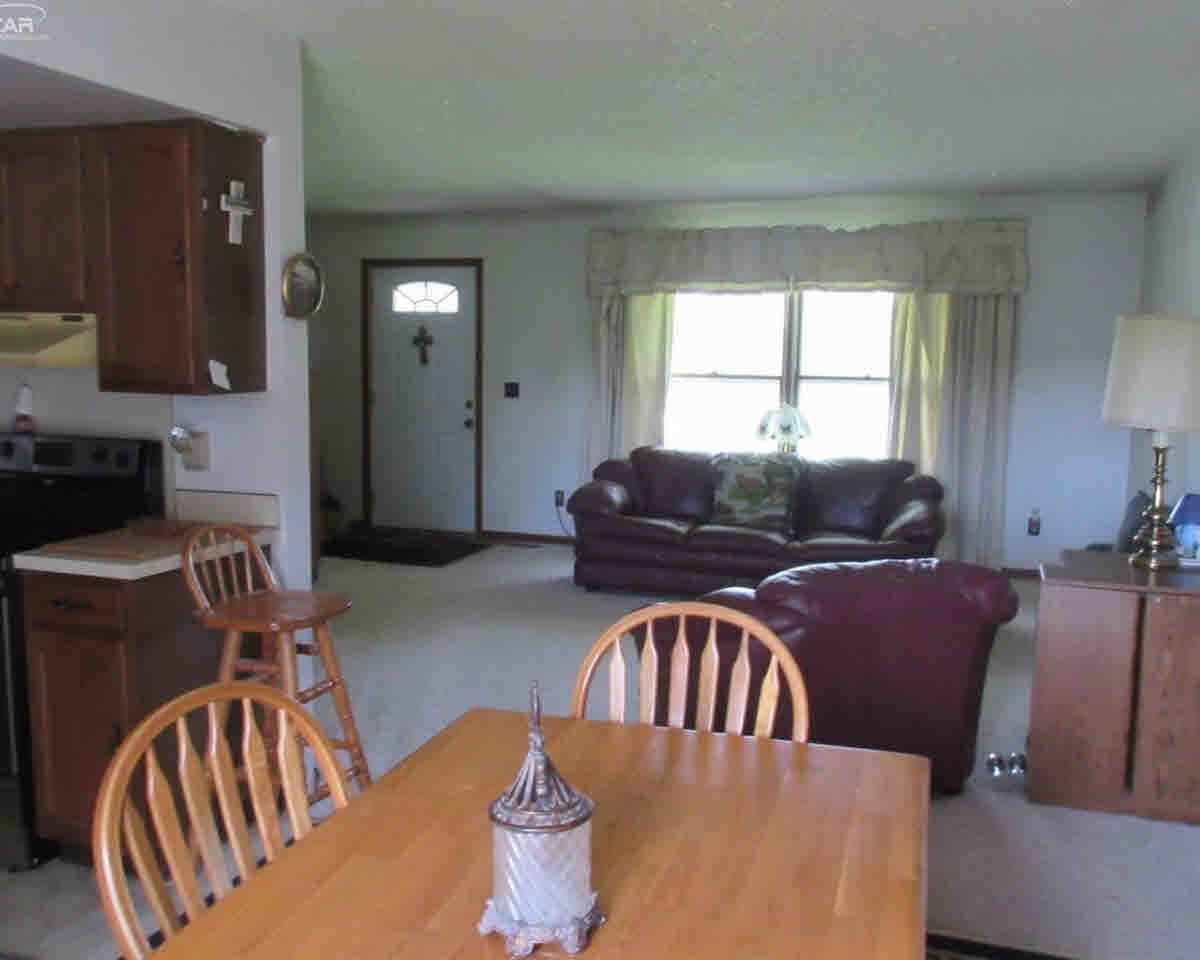 14144 North Center Road Clio, MI 48420 - Photo 5 of 19 21314204-4.JPG