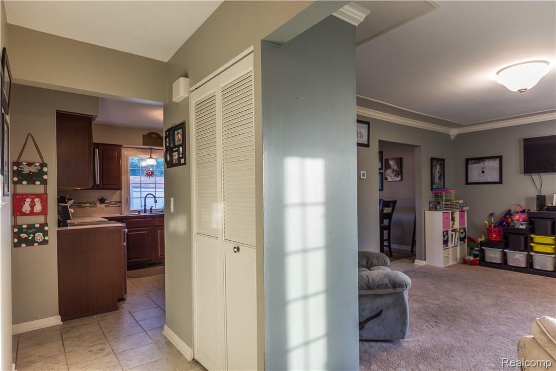 7027 Hatchery Road Waterford, MI 48327 - Photo 7 of 31 7027 Hatchery-26.jpg