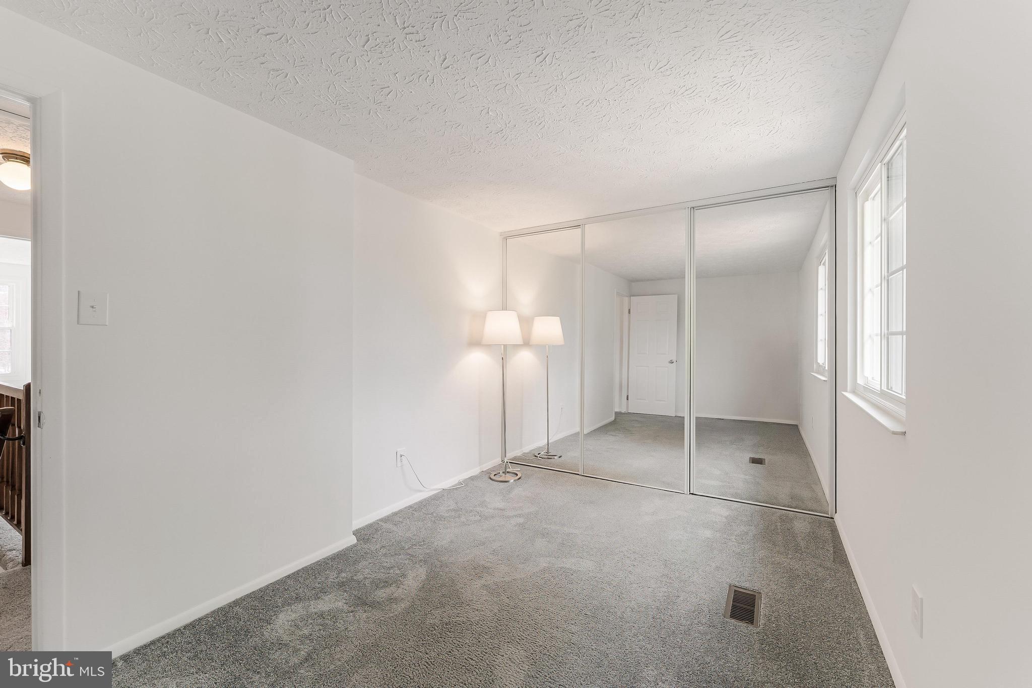 1682 Harvest Green Court Reston, VA 20194 - Photo 19 of 39 an empty room with a bathroom