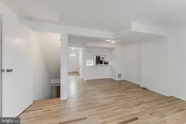 $2,900 | 1682 Harvest Green Court, Reston, VA 20194