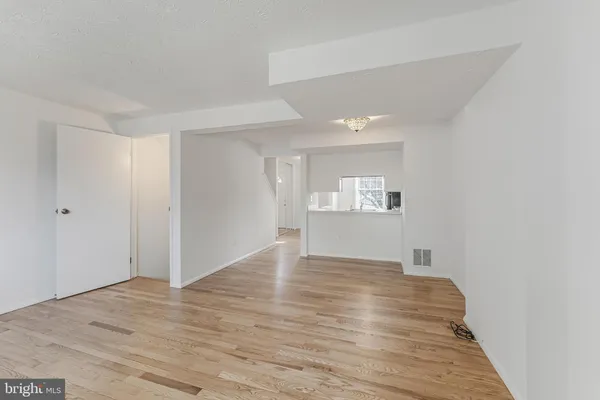 $2,900 | 1682 Harvest Green Court, Reston, VA 20194