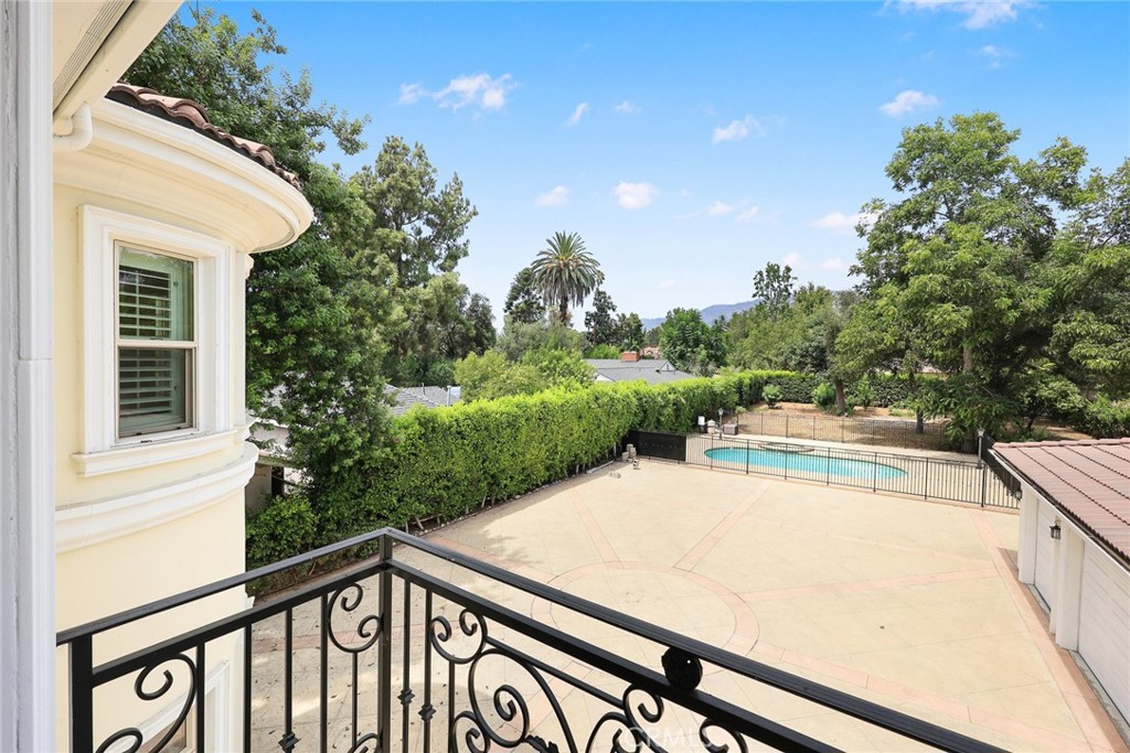 3255 Lombardy Road Pasadena, CA 91107 - Photo 57 of 67 Gallery Image 57