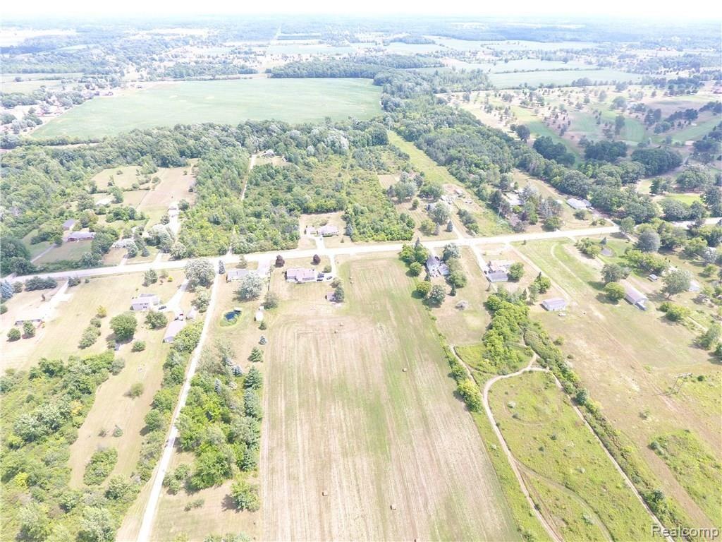 4166 South Vassar Road Burton, MI 48519 - Photo 11 of 30