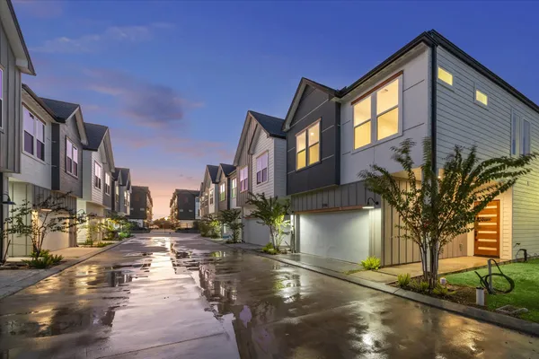 $384,700 | 7710 Sky Dweller Drive, Houston, TX 77055