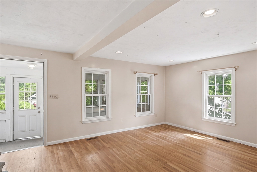 2 Tyng Road Tyngsborough, MA 01879 - Photo 9 of 33 Gallery Image 9