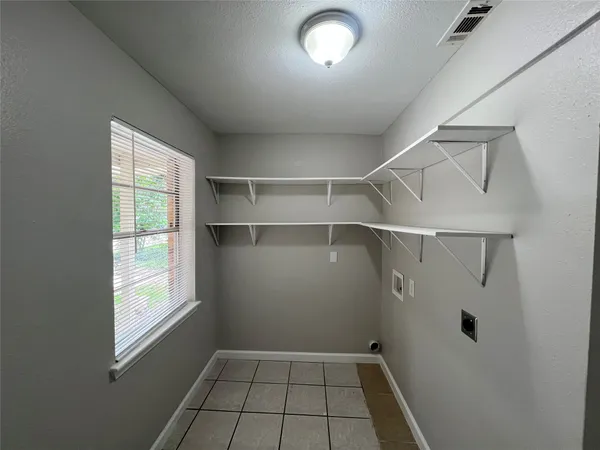 $1,950 | 2402 Fawnwood Lane, Spring, TX 77386