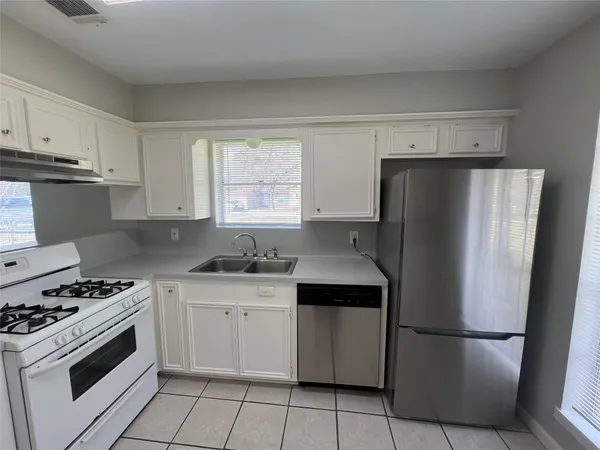 $1,950 | 2402 Fawnwood Lane, Spring, TX 77386