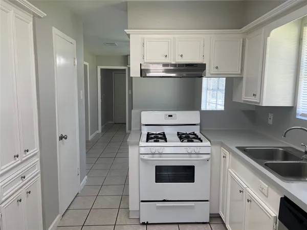 $1,950 | 2402 Fawnwood Lane, Spring, TX 77386