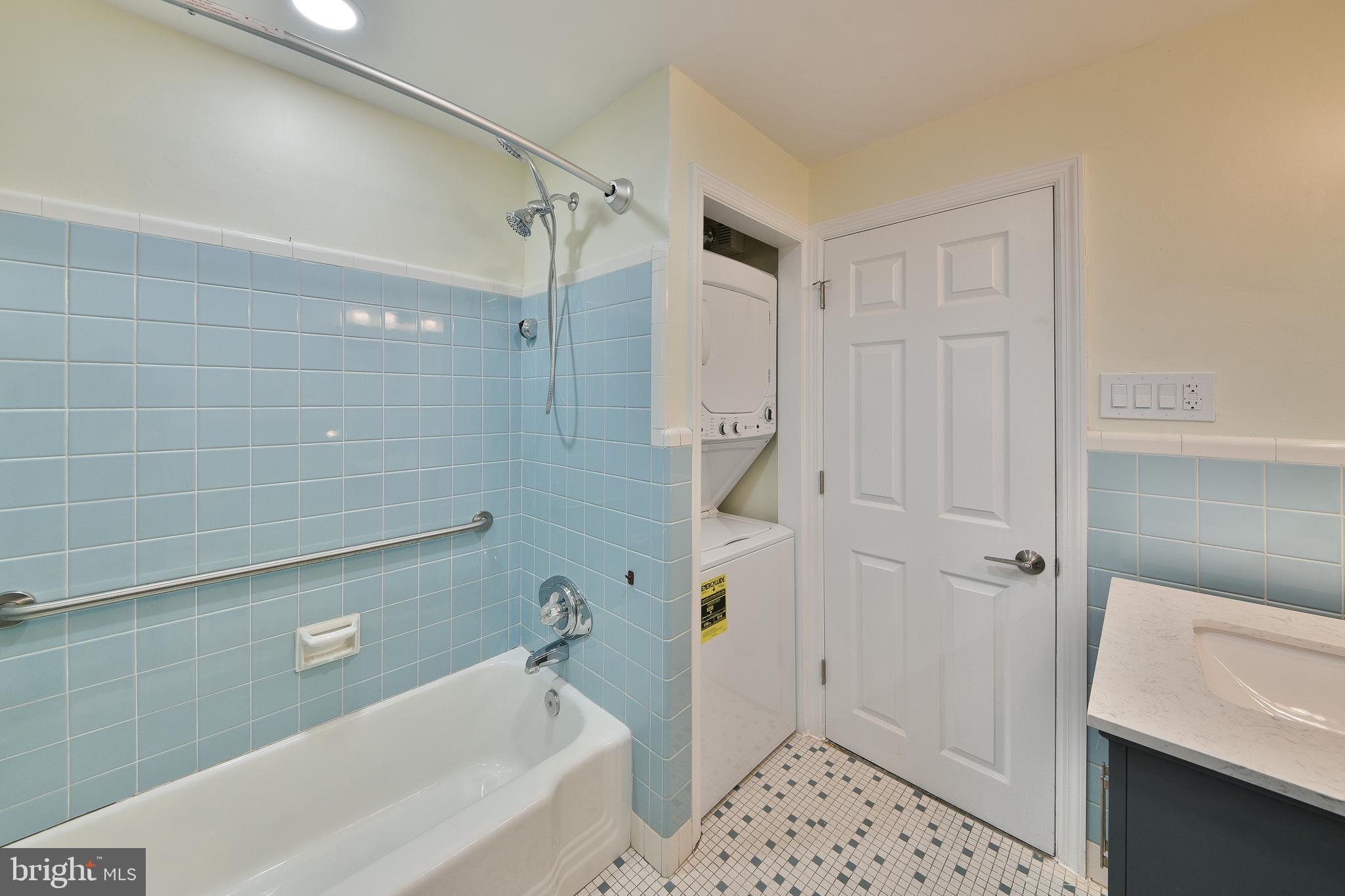 141 Zane Avenue, Unit A Jenkintown, PA 19046 - Photo 16 of 17 Full bath with tiled tub and large vanity