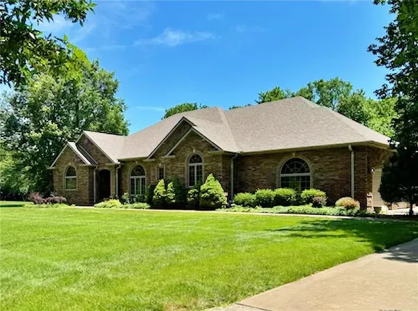 $519,000 | 107 West McKinley Street, Frontenac, KS 66763
