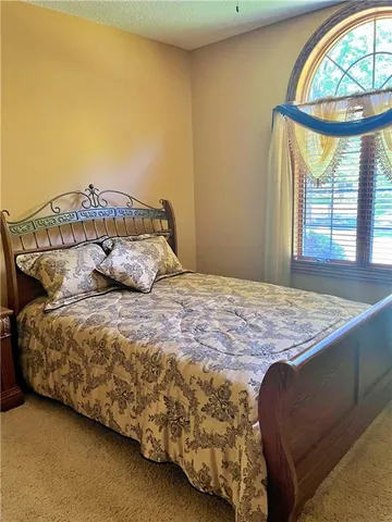 $545,000 | 107 West McKinley Street, Frontenac, KS 66763