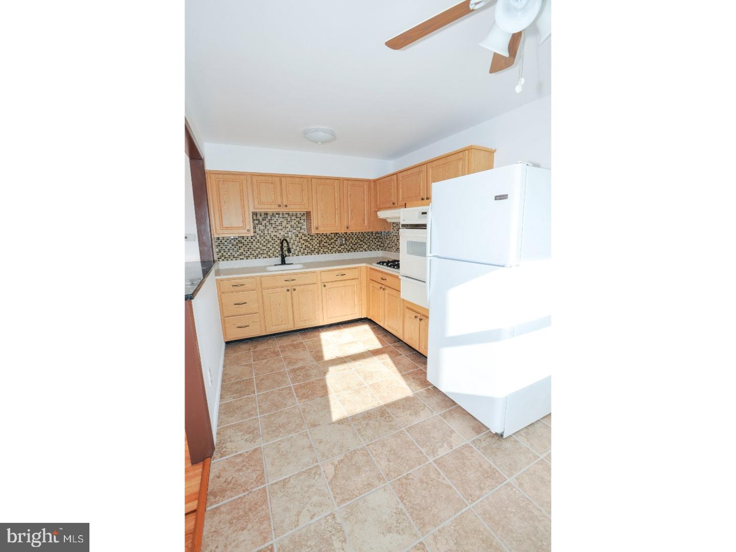 10827 Rayland Road Philadelphia, PA 19154 - Photo 9 of 24 Gallery Image 9