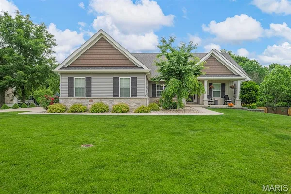$1,249,900 | 704 Wyndgate Estates Drive, Des Peres, MO 63131