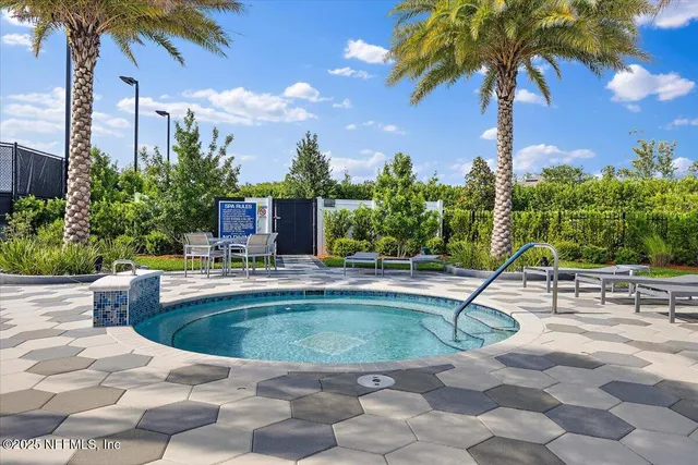 $425,000 | 10976 Town View Drive, Jacksonville, FL 32256