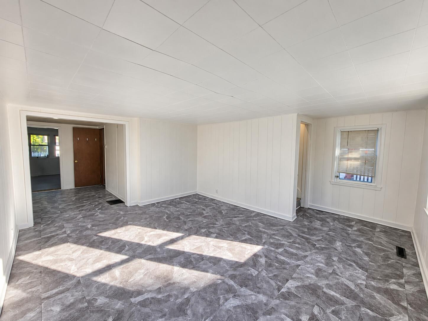 1437 Park Avenue Racine, WI 53403 - Photo 8 of 18 Livingroom 2