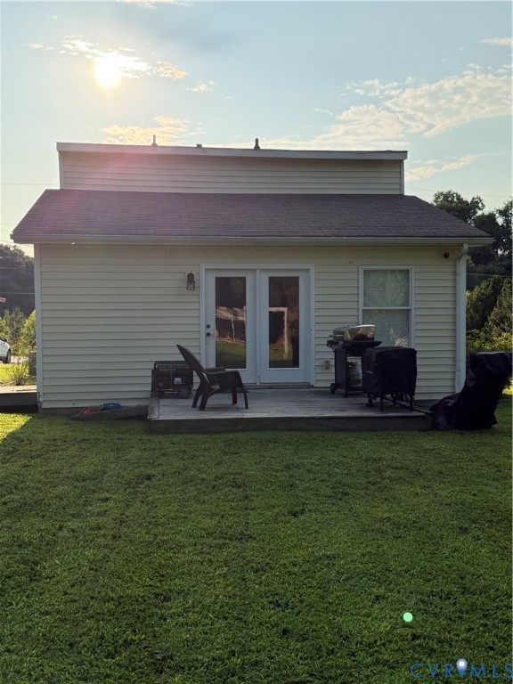 206 Germantown Road Farmville, VA 23901 - Photo 3 of 18 Expansive green lawn, concrete patio, and light-co