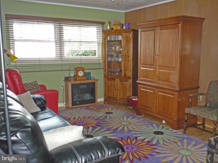 458 Mountain View Road Reading, PA 19607 - Photo 11 of 15 Family Room