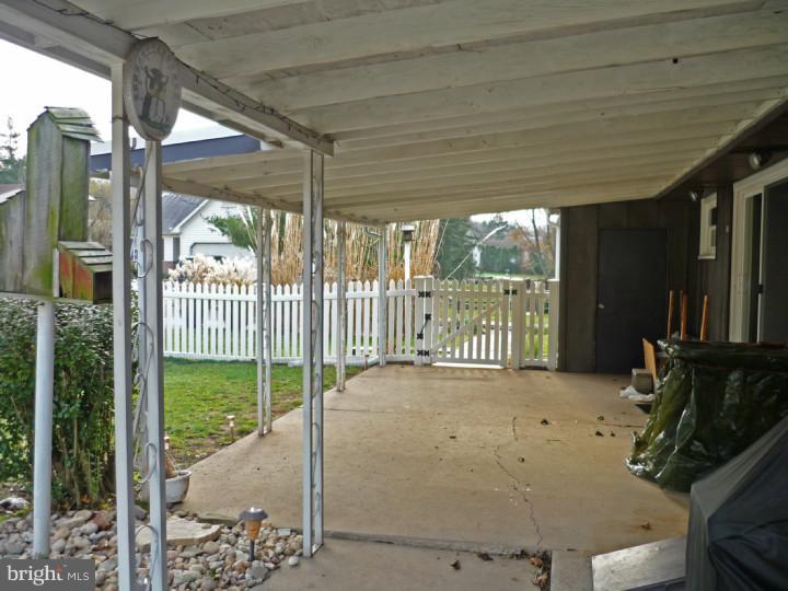 458 Mountain View Road Reading, PA 19607 - Photo 5 of 15 Patio