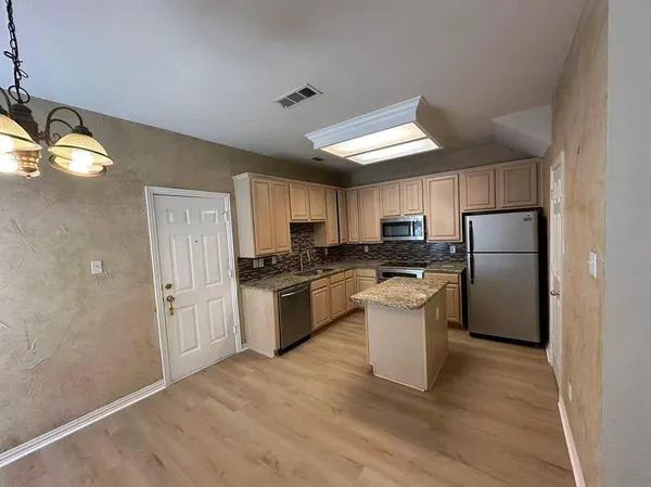 $2,650 | 18719 Riverstone Court, Dallas, TX 75252