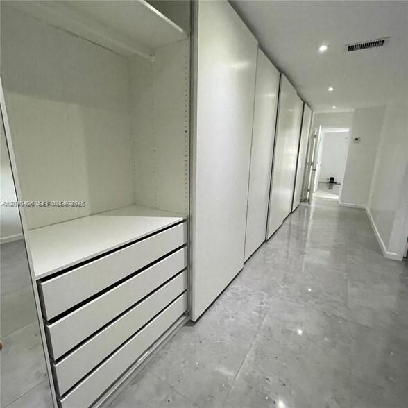 112 Fox Road, Unit 250 Hollywood, FL 33024 - Photo 12 of 28 Primary bedroom closet