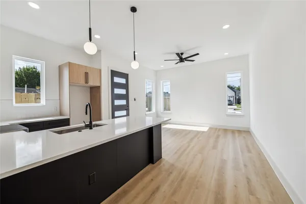 $1,850 | 413 Clearwater Street, Unit B, Houston, TX 77029