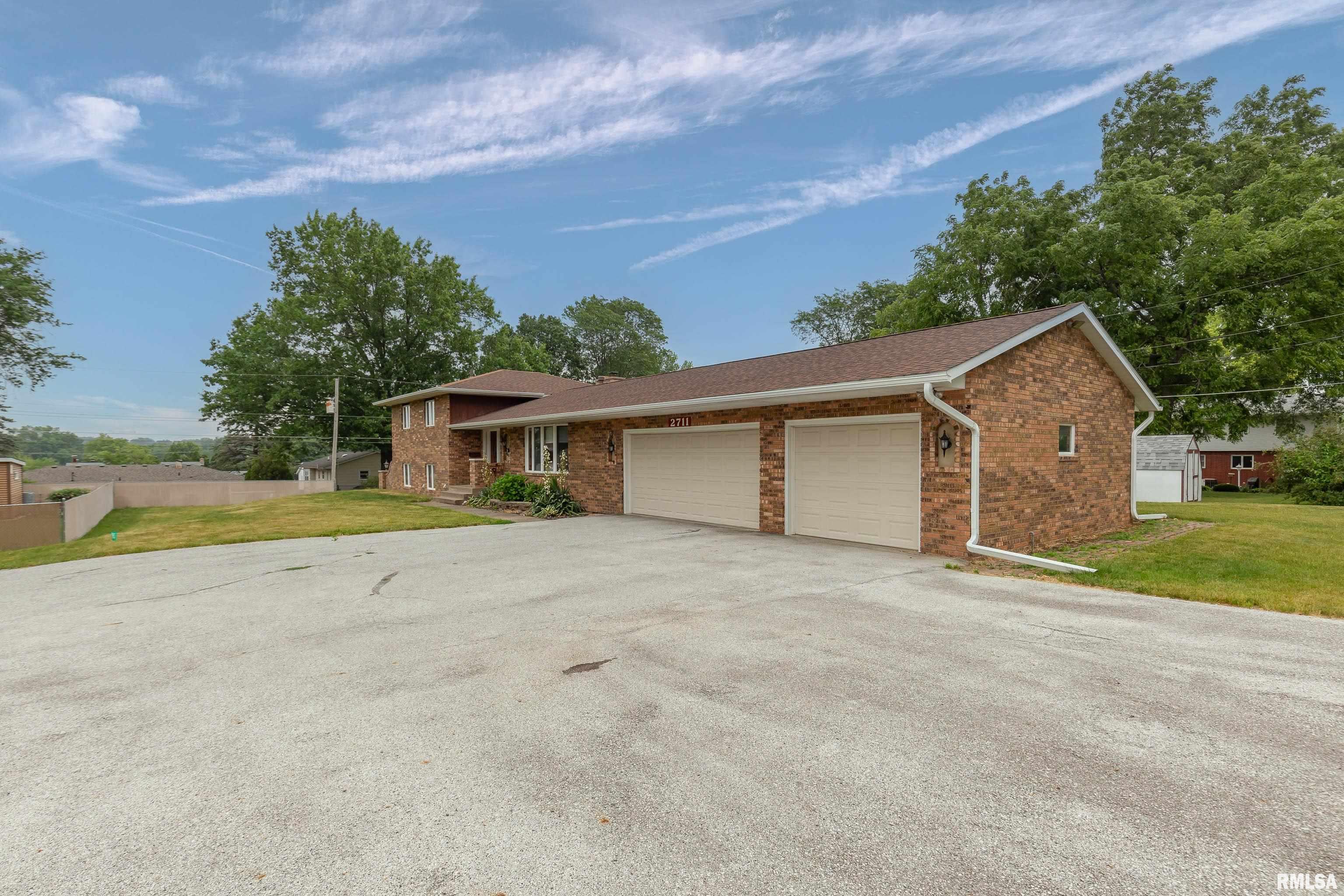 2711 Jersey Ridge Road Davenport, IA 52803 - Photo 3 of 37 Gallery Image 3