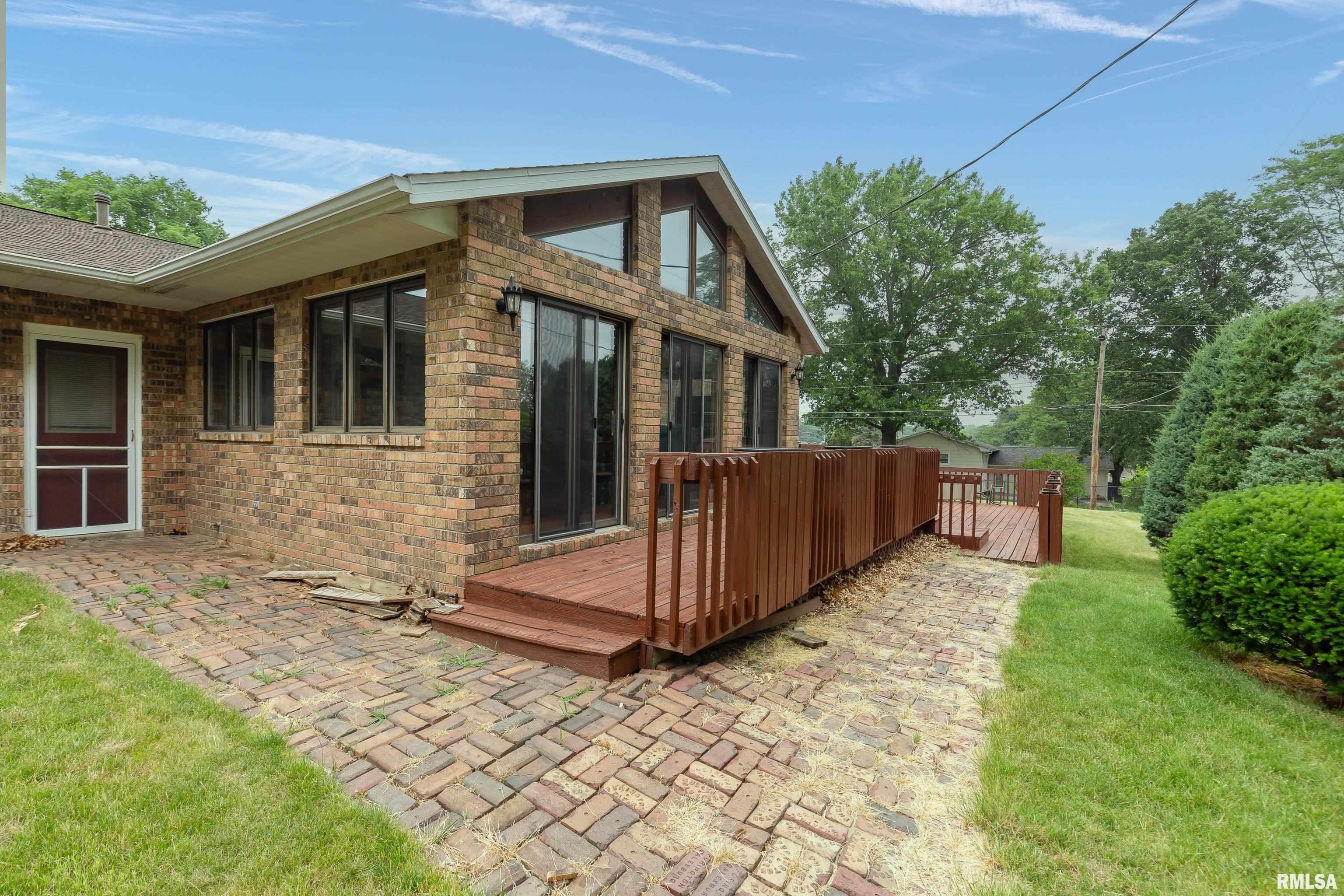 2711 Jersey Ridge Road Davenport, IA 52803 - Photo 5 of 37 Gallery Image 5