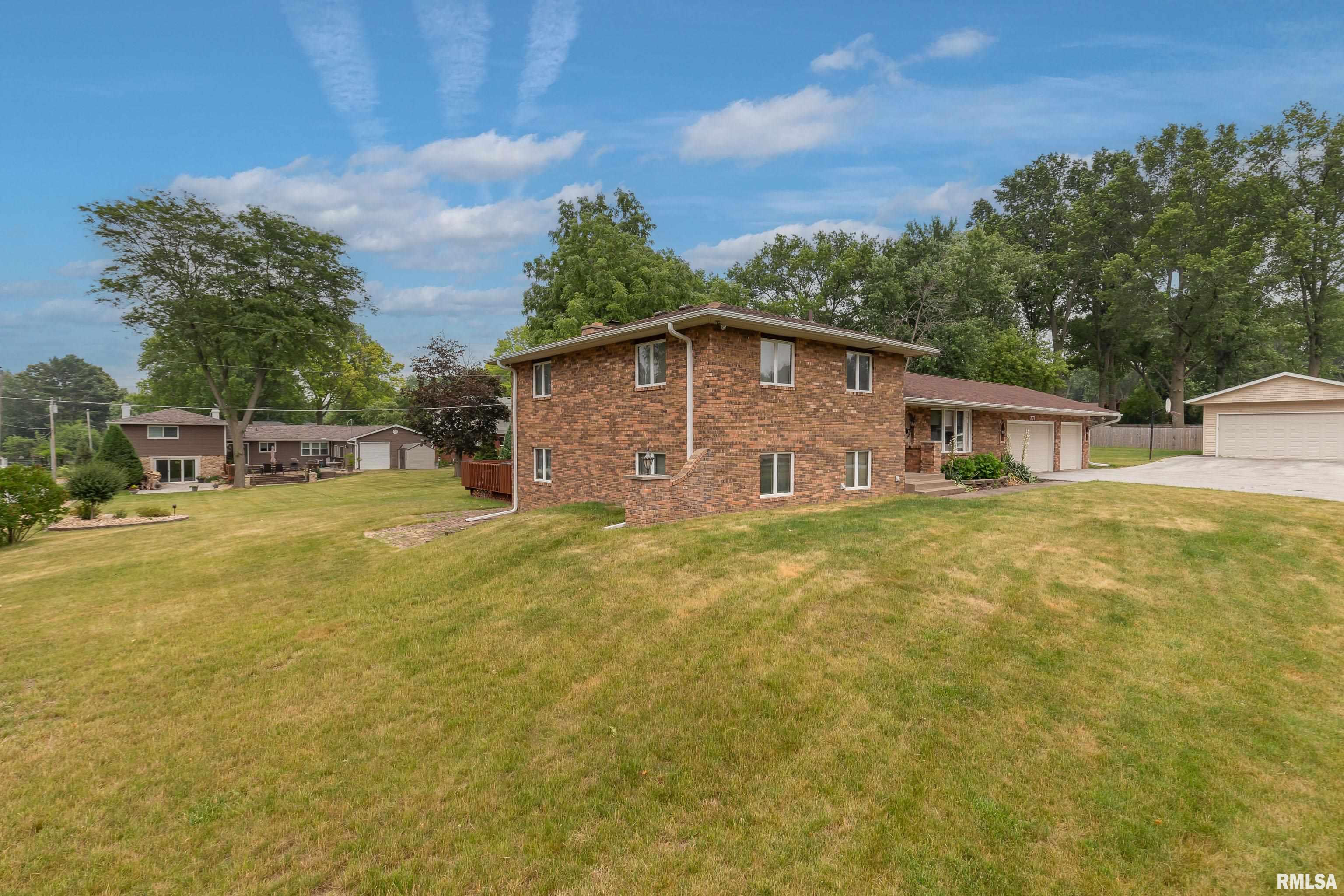 2711 Jersey Ridge Road Davenport, IA 52803 - Photo 8 of 37 Gallery Image 8
