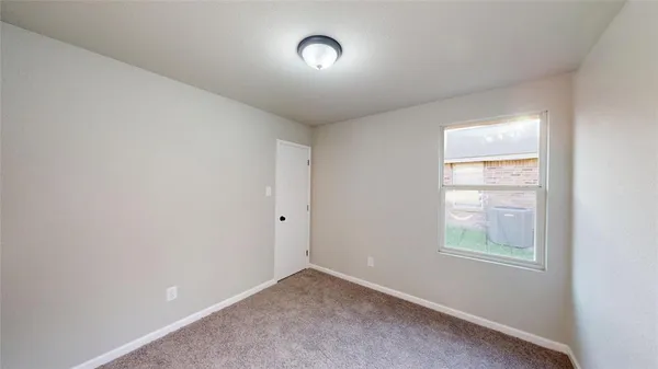 $269,900 | 614 Chapman Drive, Lancaster, TX 75146