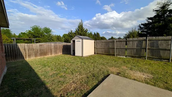 $269,900 | 614 Chapman Drive, Lancaster, TX 75146