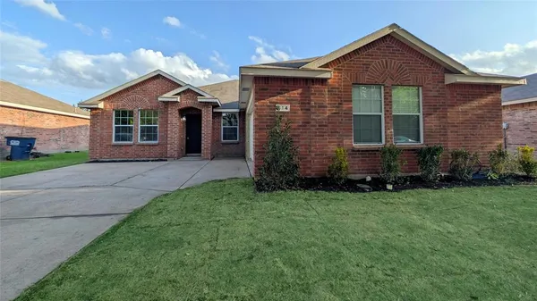 $269,900 | 614 Chapman Drive, Lancaster, TX 75146