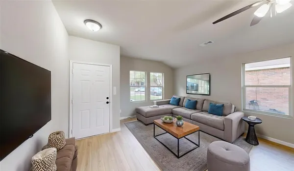 $269,900 | 614 Chapman Drive, Lancaster, TX 75146