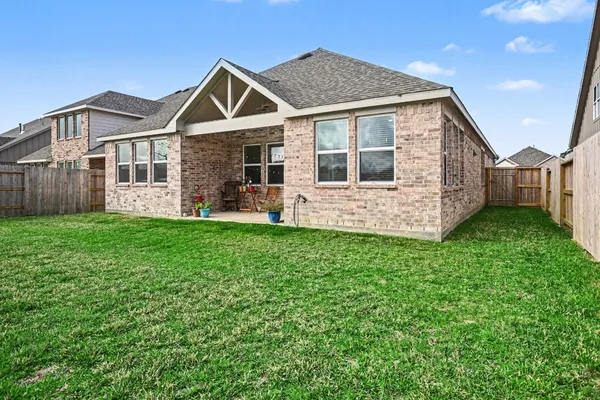 $334,900 | 15311 Laurel Oak Lane, Santa Fe, TX 77517