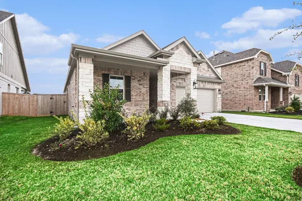$334,900 | 15311 Laurel Oak Lane, Santa Fe, TX 77517