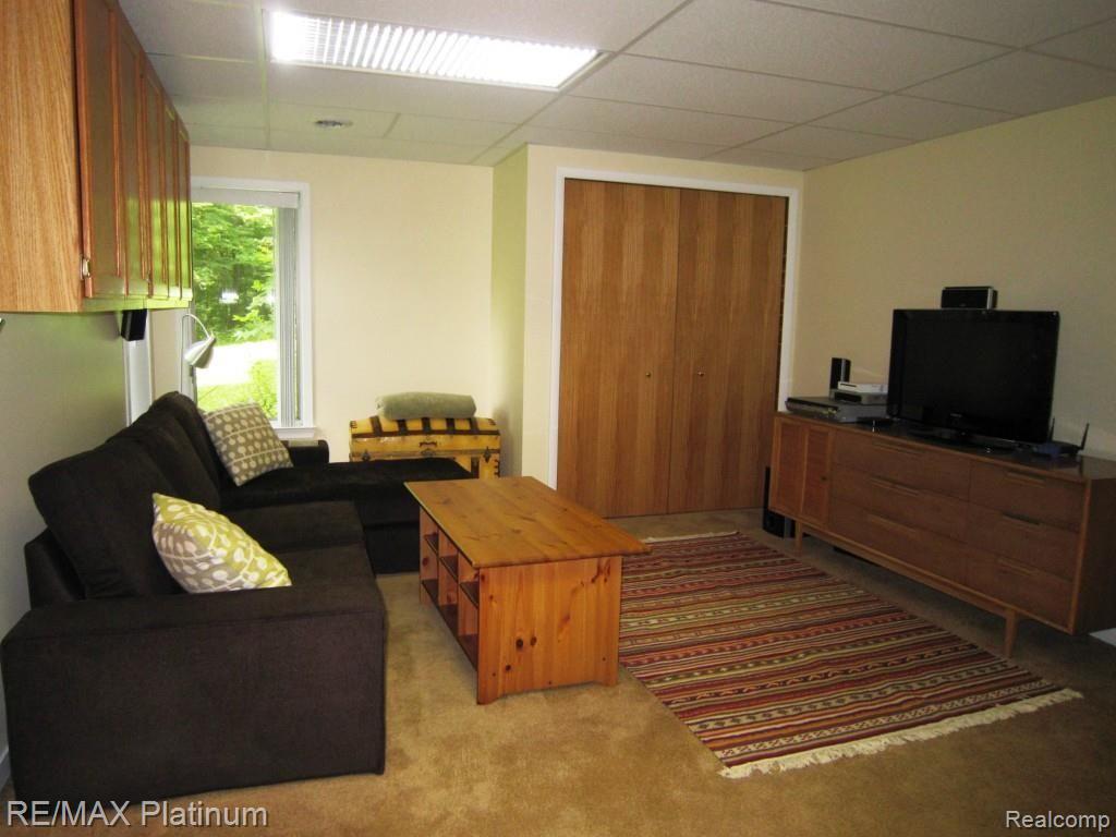 10621 Hibner Road Hartland, MI 48353 - Photo 30 of 40 IMG_4270.jpg