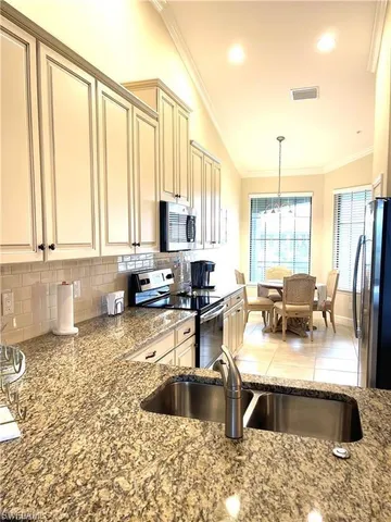 $3,500 | 9426 Benvenuto Court, Unit 203, Naples, FL 34119