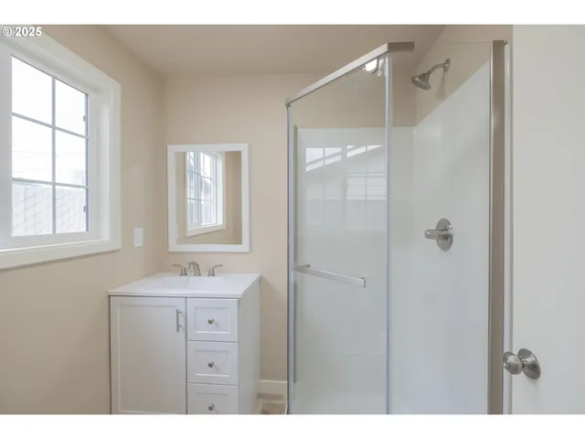 $439,000 | 562 Connecticut Avenue Southeast, Salem, OR 97317