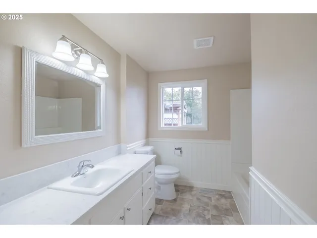 $439,000 | 562 Connecticut Avenue Southeast, Salem, OR 97317