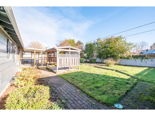 $439,000 | 562 Connecticut Avenue Southeast, Salem, OR 97317