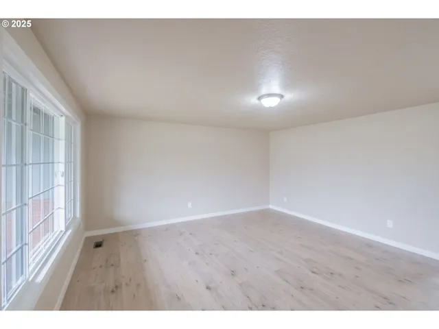 $439,000 | 562 Connecticut Avenue Southeast, Salem, OR 97317