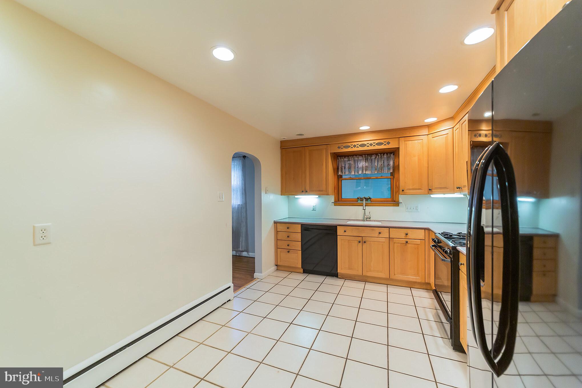 1825 Lawrence Road Havertown, PA 19083 - Photo 16 of 36