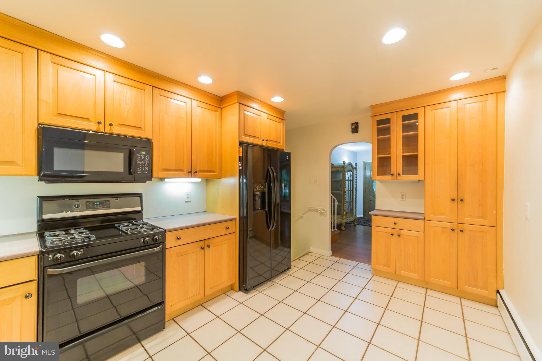 1825 Lawrence Road Havertown, PA 19083 - Photo 19 of 36