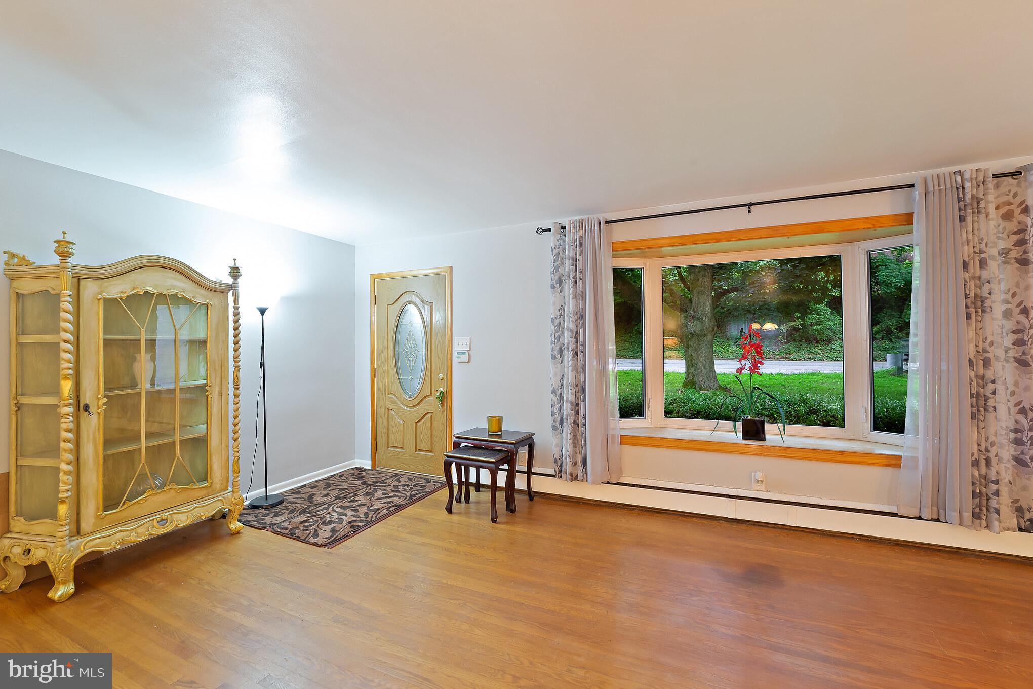 1825 Lawrence Road Havertown, PA 19083 - Photo 9 of 36