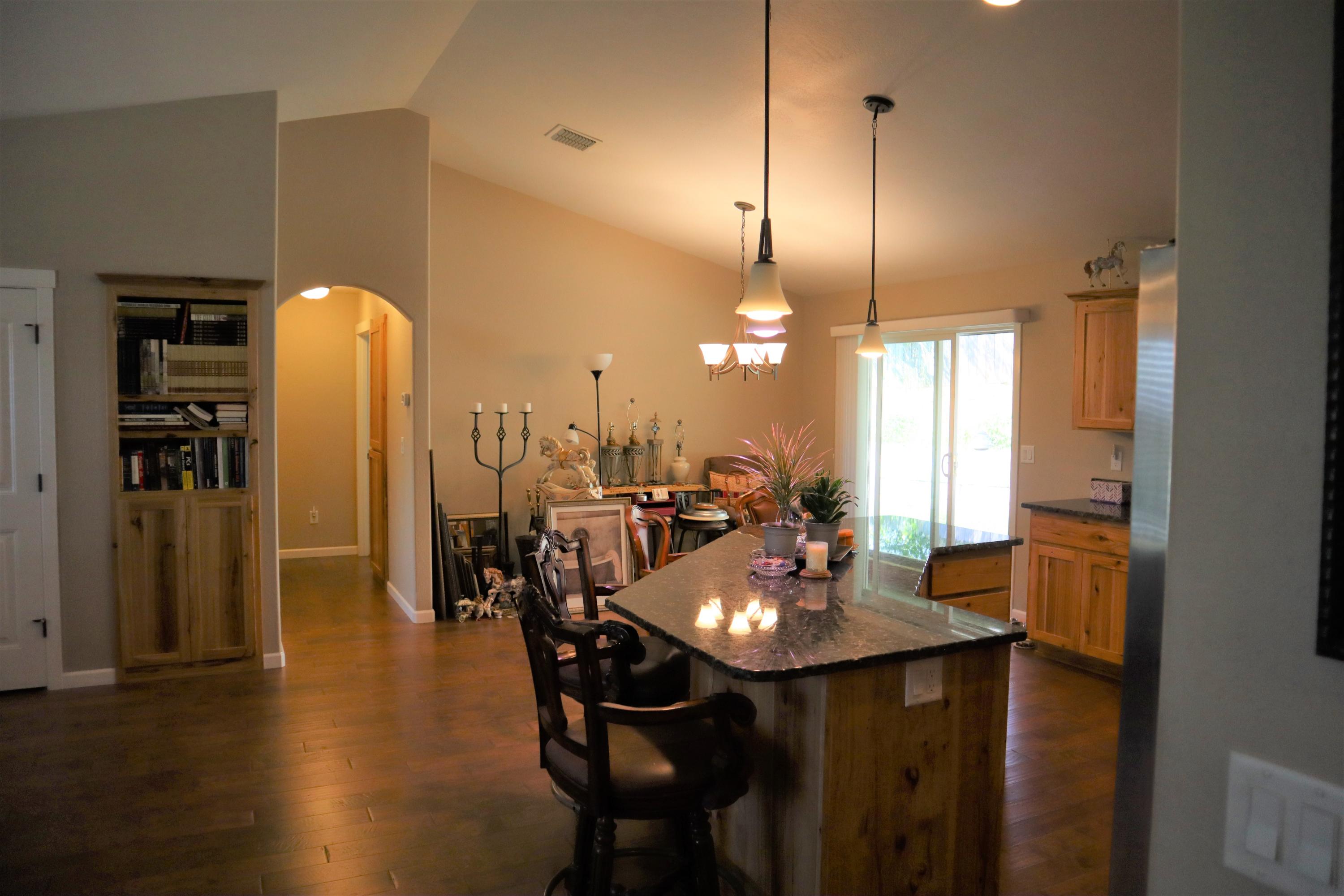 1434 Northeast Quail Crossing Road Grants Pass, OR 97526 - Photo 11 of 32 2017-10-05 02.15.56