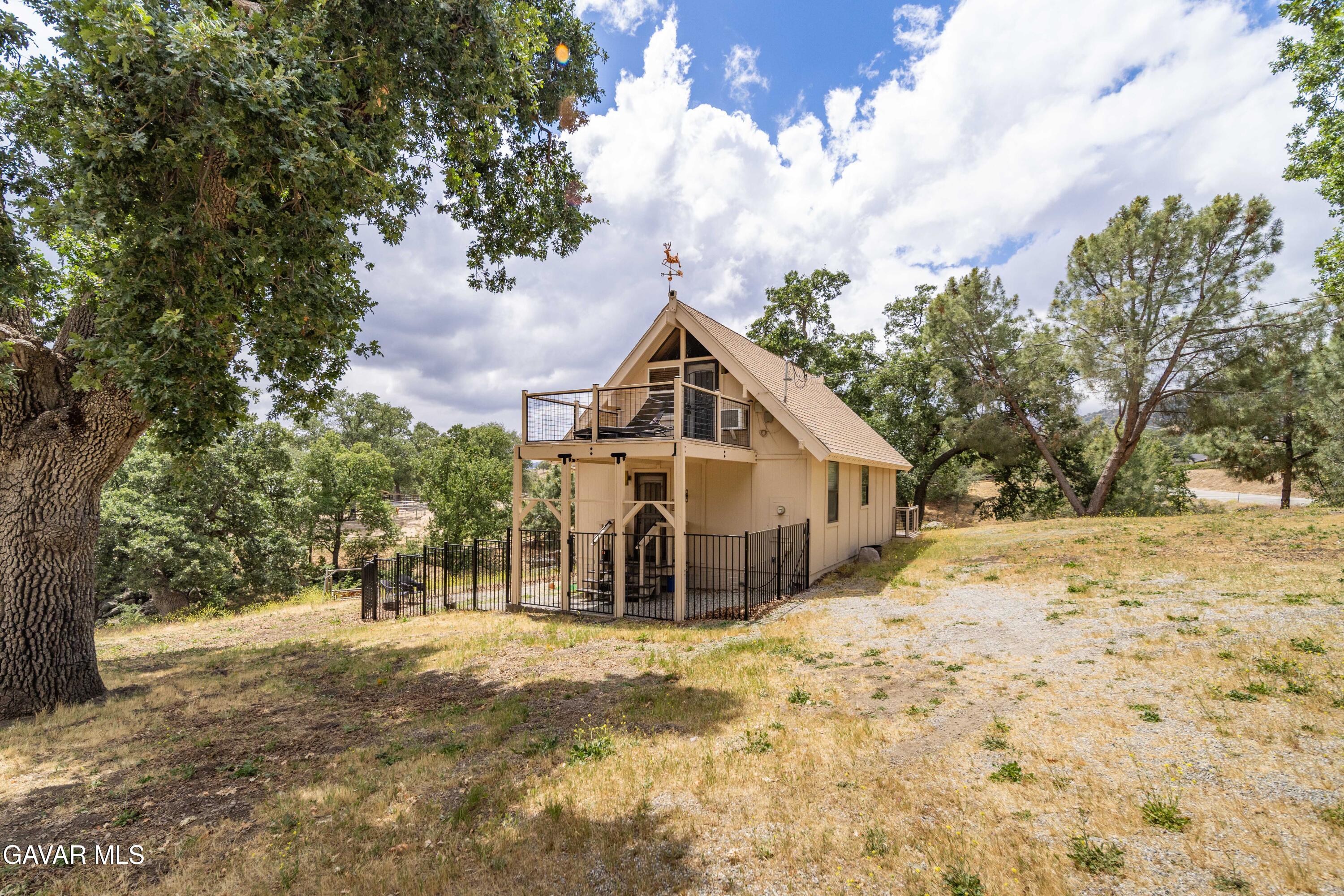 27200 Bear Valley Road Tehachapi, CA 93561 - Photo 4 of 40 27200 Bear Valley Rd Tehachapi,-4