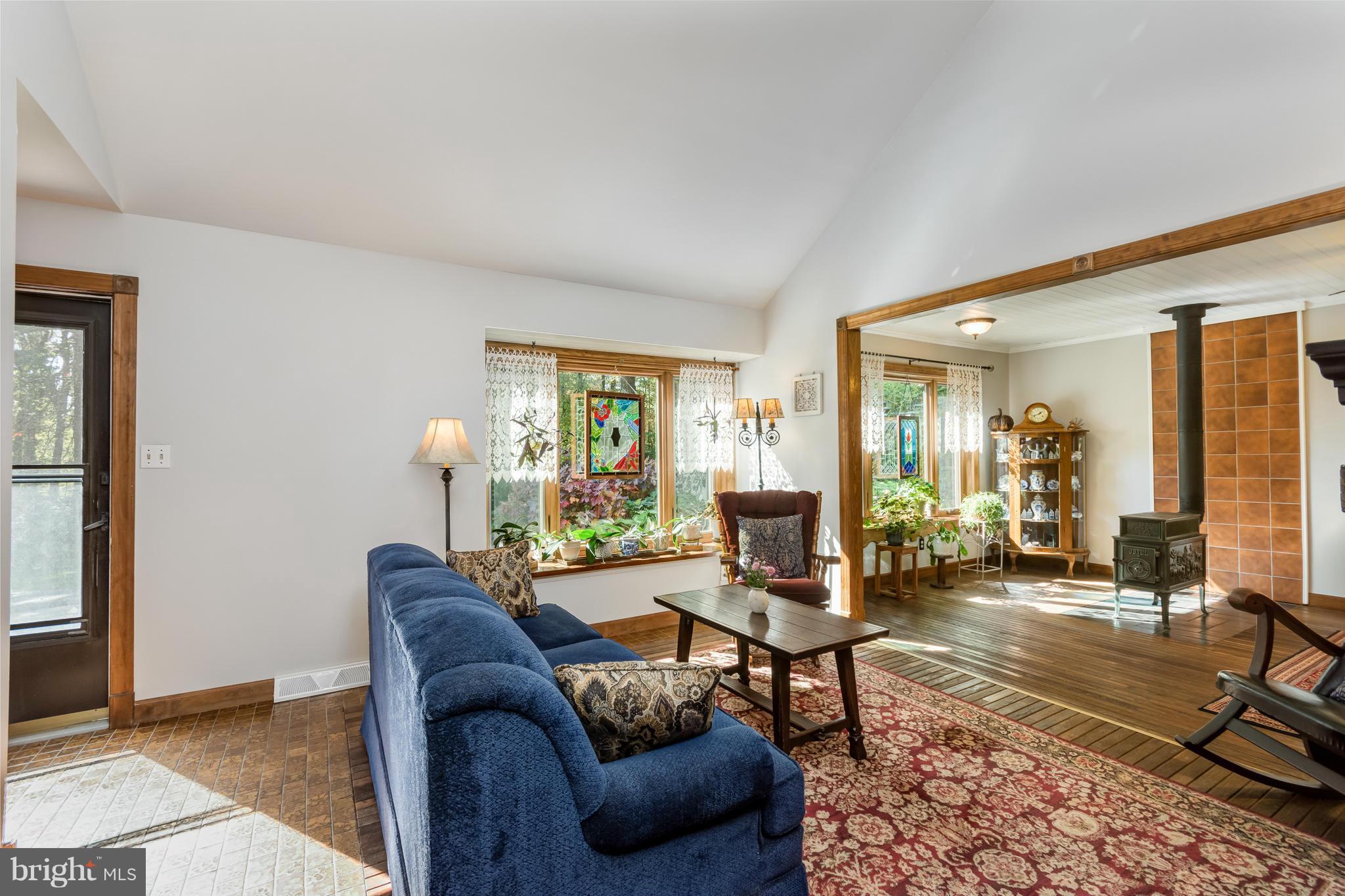 4023 Old Rocks Road Street, MD 21154 - Photo 5 of 30 Living Room