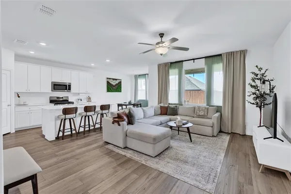 $2,100 | 1771 Gleasondale Place, Forney, TX 75126